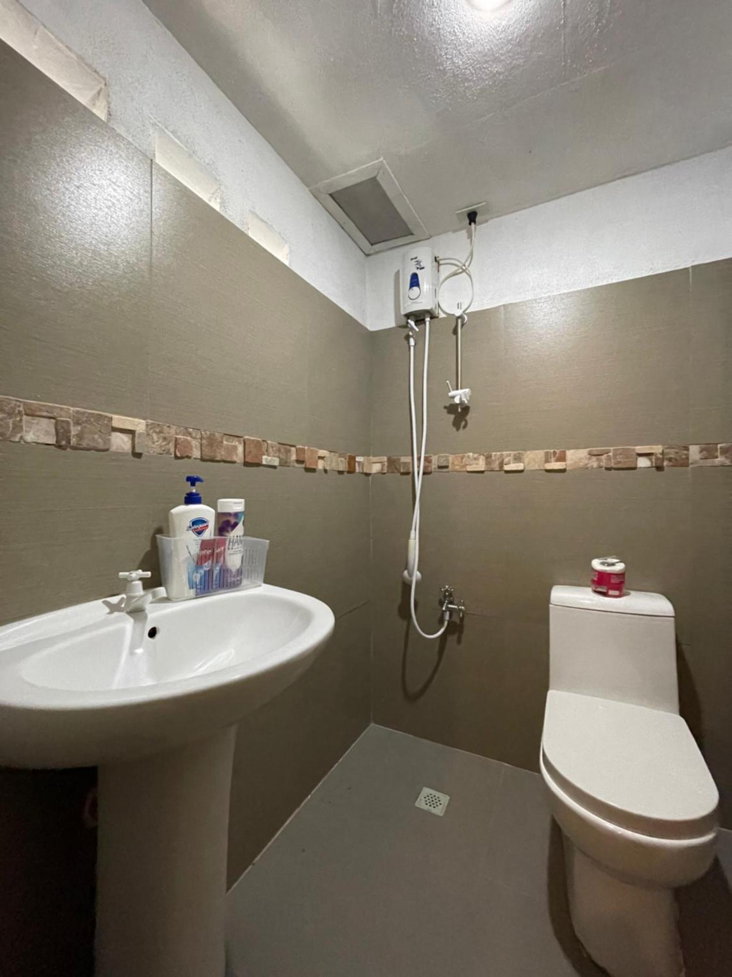 Akkaw Baler Hometel Phòng bức ảnh